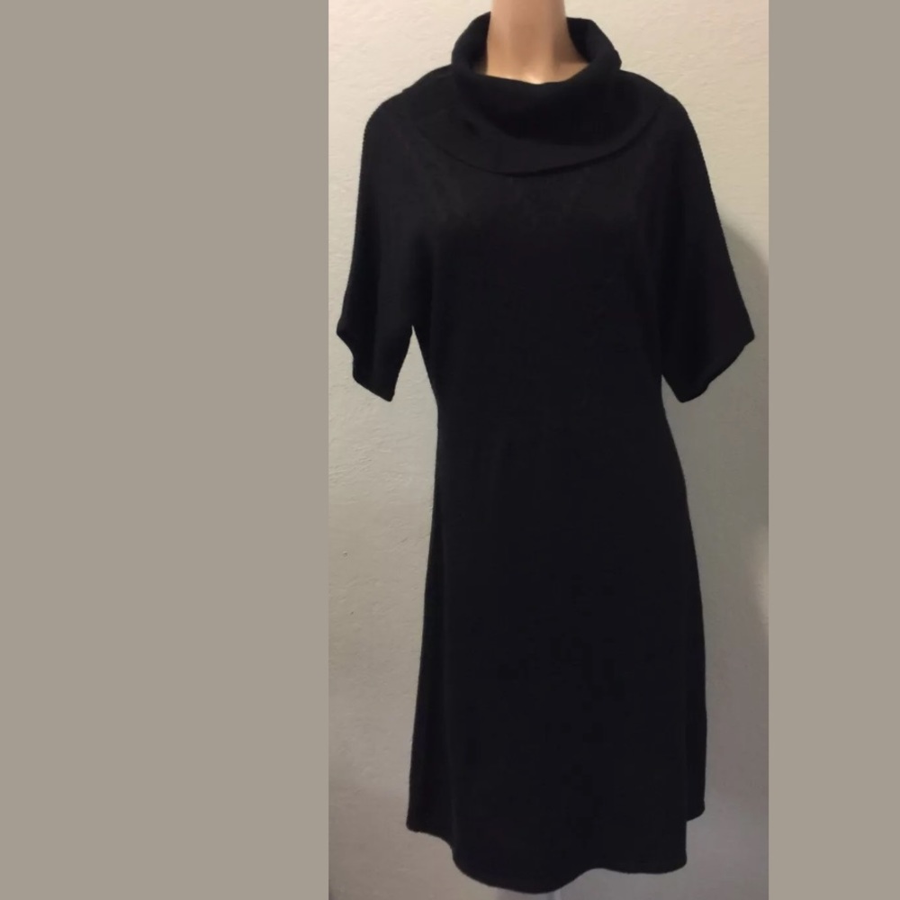 Tahari 1/4 sleeve cowl neck large sweater dress